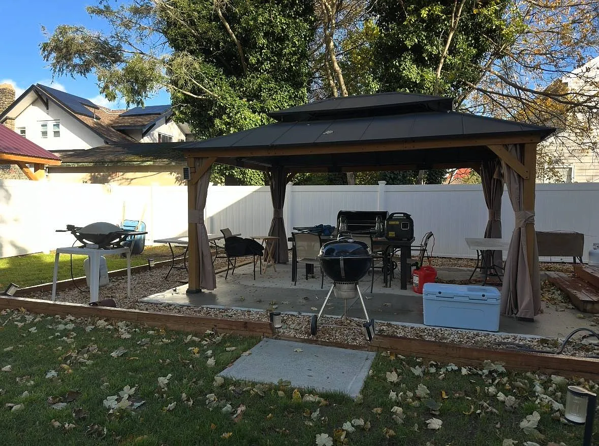 1 bed, 1.5 bath, 1954 sqft, $1,900 — Photo 1