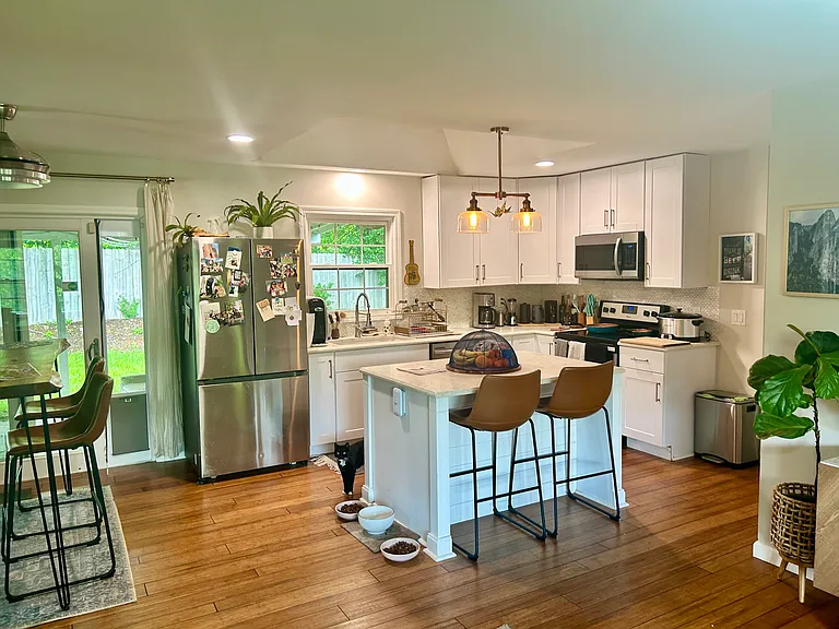 208 E Wynnbrook Dr — Photo 11