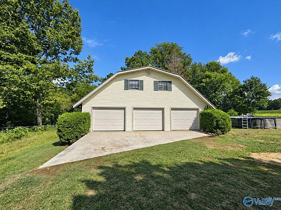 2nd image of 832 County Road 380