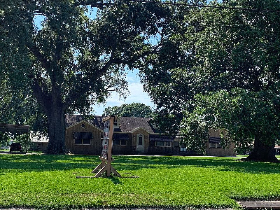 1st image of 1525 N Bertrand Dr