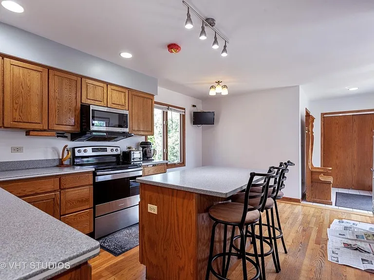 1 Arthur Ave — Photo 2