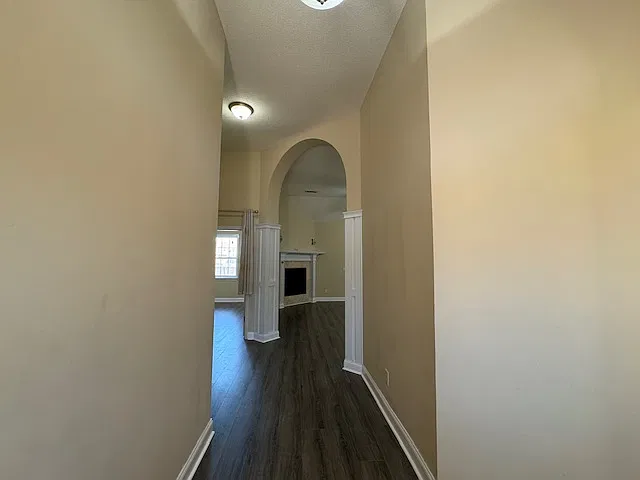 3 bed, 1931 sqft, $2,100 — Photo 4