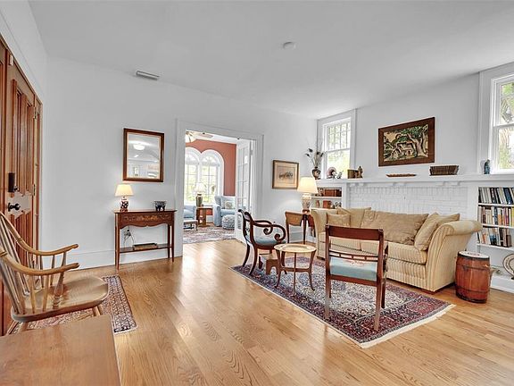 4th image of 1874 6th St