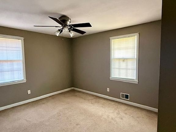 4th image of 1220 E Main St