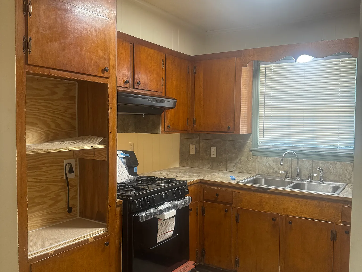 3 bed, 2004 sqft, $1,500 — Photo 3