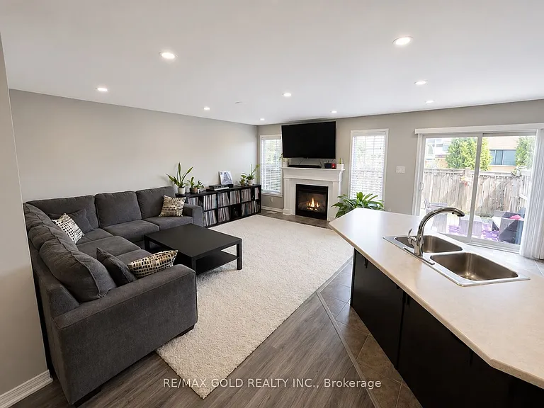 1061 Nadalin Hts — Photo 5