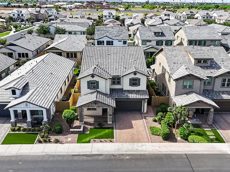 2141 E Flamingo Way — Photo 1