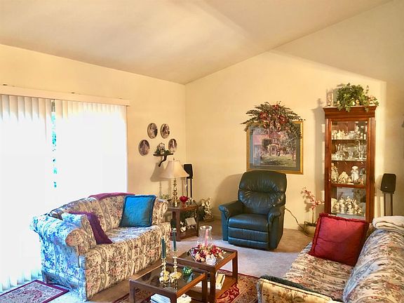 5th image of 28428 Newport Dr
