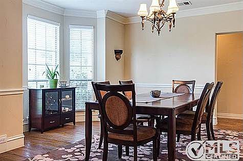 3rd image of 808 Veiled Ct