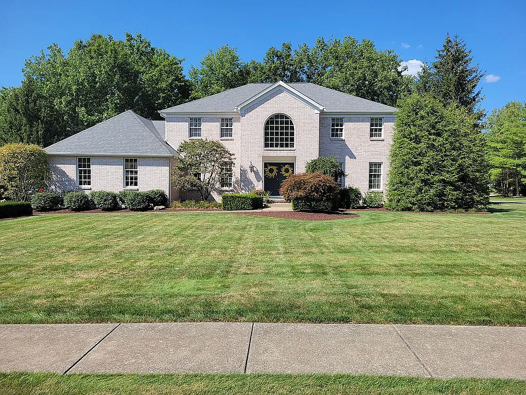 300 Russo Ave photo 1