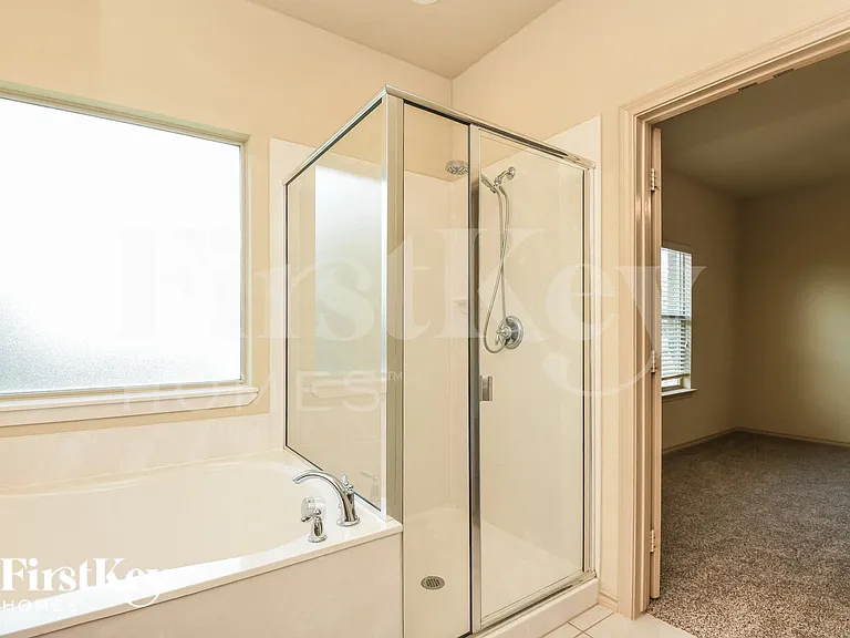 1013 Jodie Dr — Photo 11