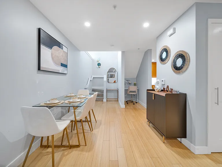 700 W East St #402 — Photo 9