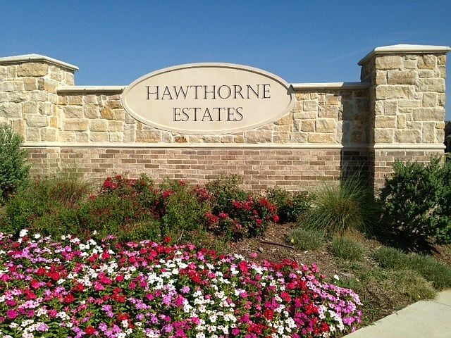 2nd image of 1700 Enchantress Ln