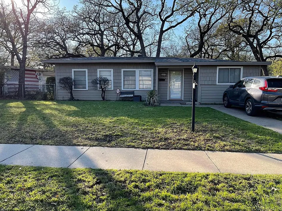 108 Cedar Ln