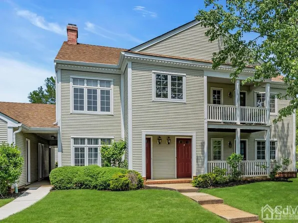 81 Winthrop Rd #F, Monroe Township, NJ 08831