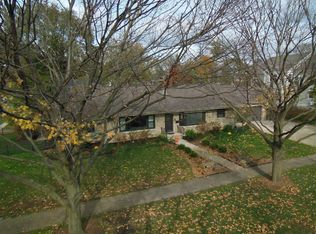403 E Evergreen St, Wheaton, IL 60187