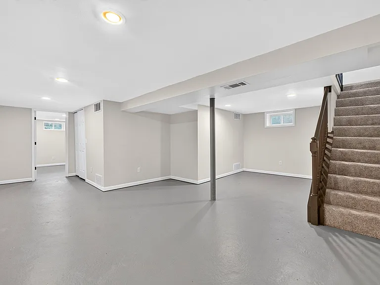 121 Sunglow Dr — Photo 15