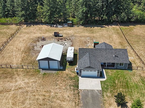 3rd image of 28 Shorthorn Lane