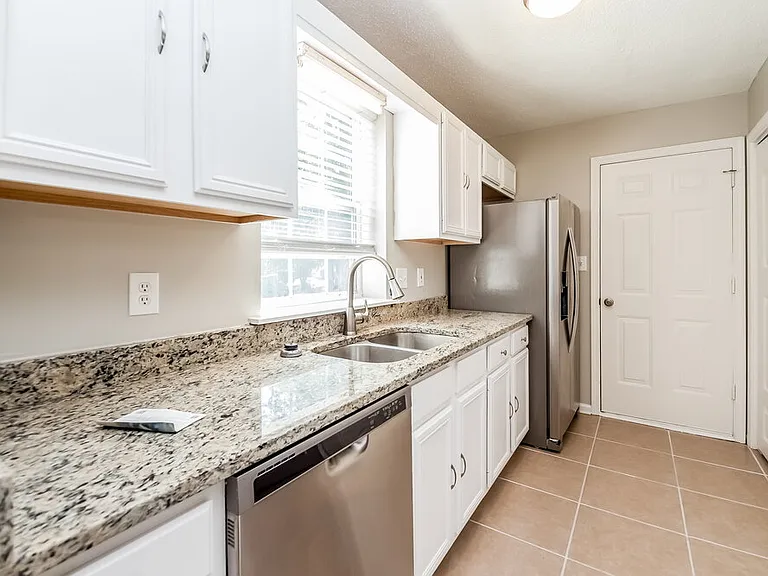 630 W Mnr — Photo 7