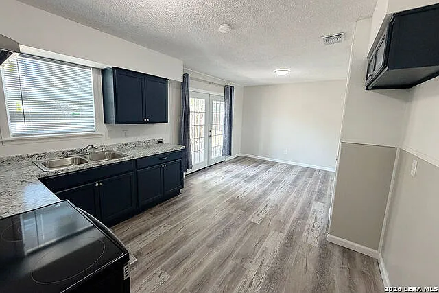 4 bed, 2.0 bath, 1224 sqft, $1,595 — Photo 4