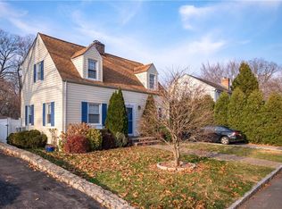 11 Nostrand Pl, Yonkers, NY 10701
