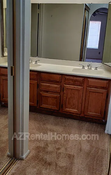 819 N College Ave #I122 — Photo 13