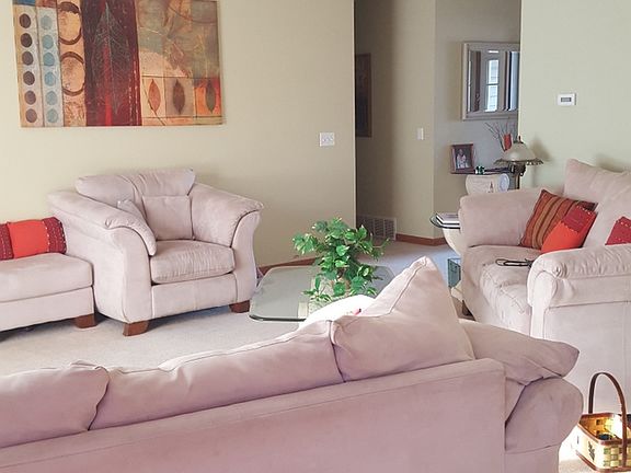 2nd image of 1209 Echo Ln