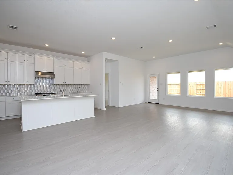 6303 Golden Seaton Dr — Photo 11