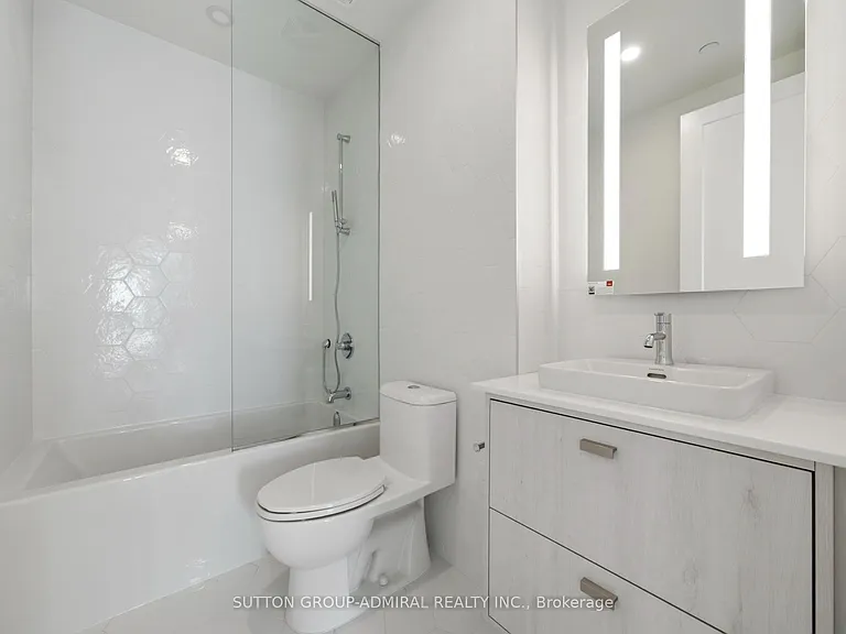 858 Dupont St #Penthouse 43 — Photo 12