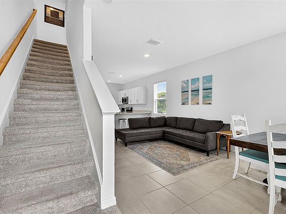 5th image of 8861 Daybreak St