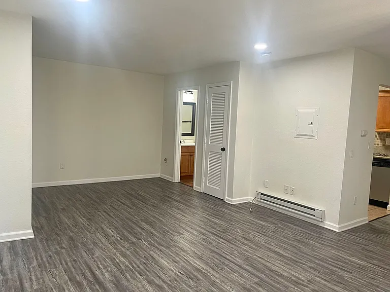 1350 N Escondido Blvd N #9 — Photo 3