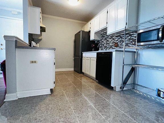 5th image of 43255 Cape Dr