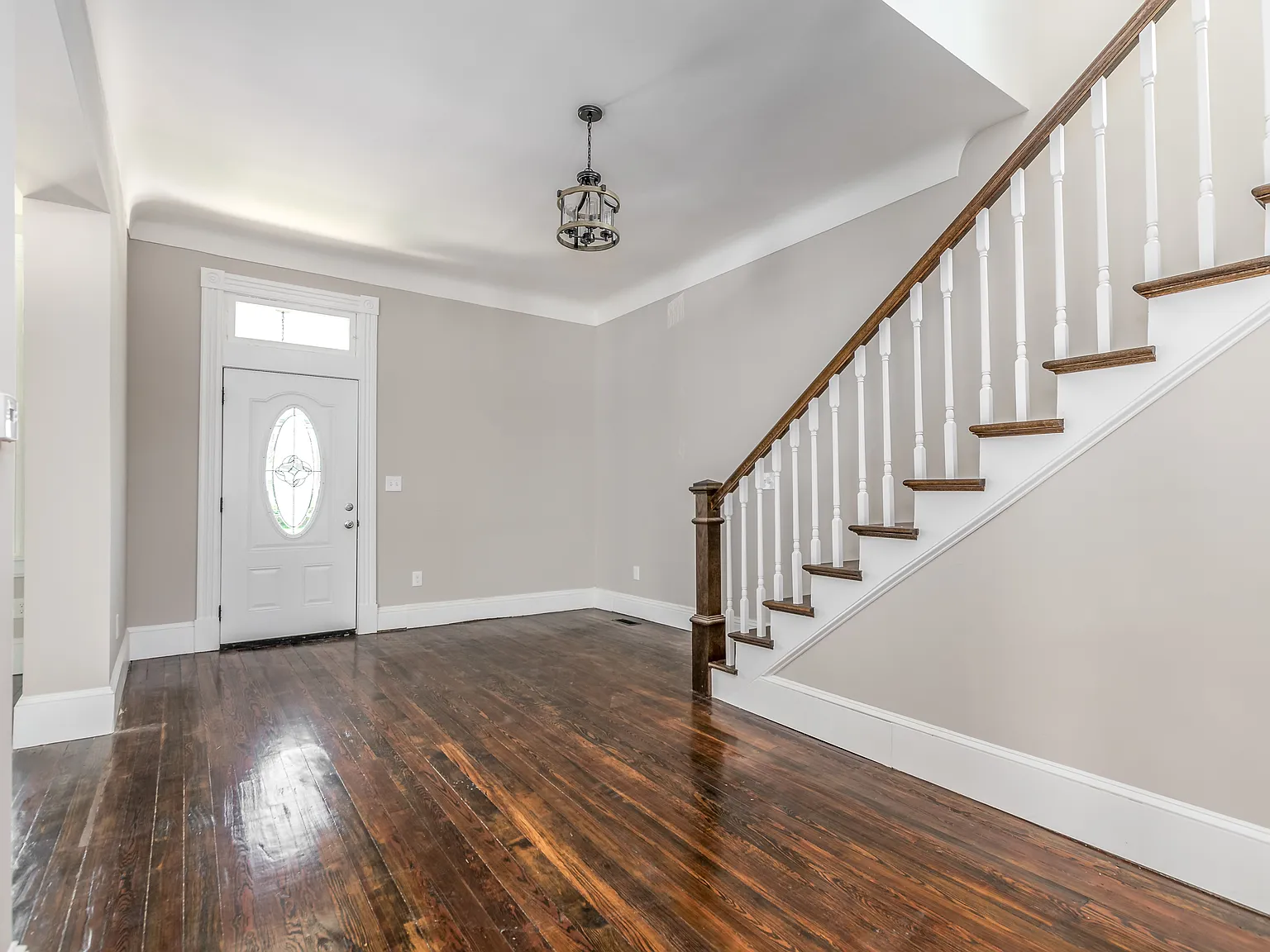 5 bed, 3.5 bath, 3000 sqft, $3,500 — Photo 3