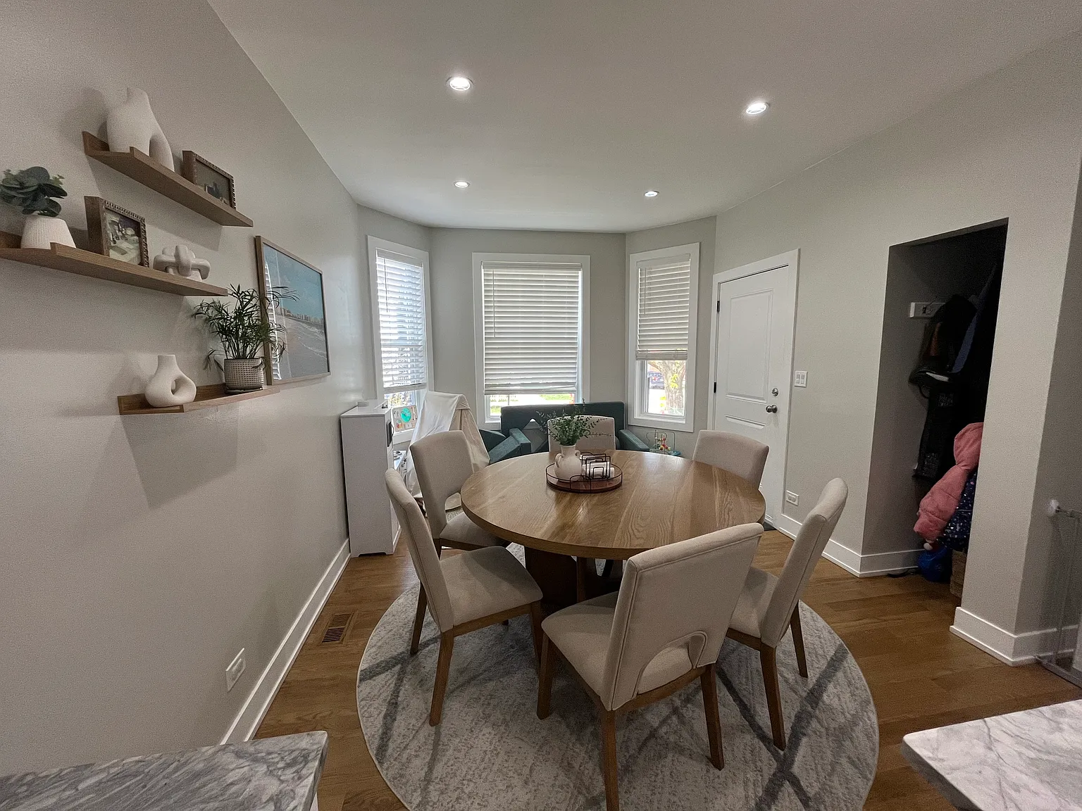 3 bed, 1600 sqft, $3,350 — Photo 3