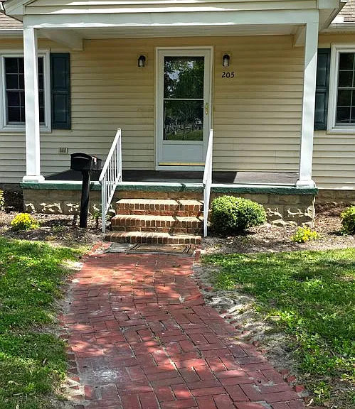 205 W London Ave — Photo 2