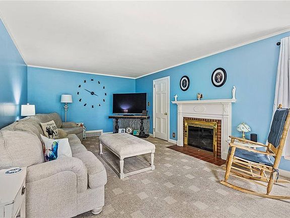 4th image of 115 Diana Dr