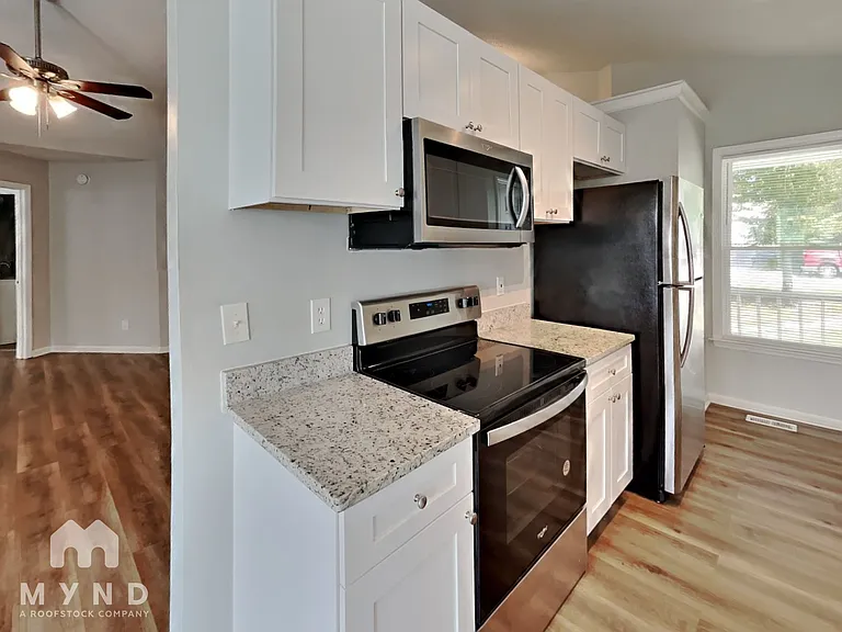 2209 Maybrook Dr — Photo 4