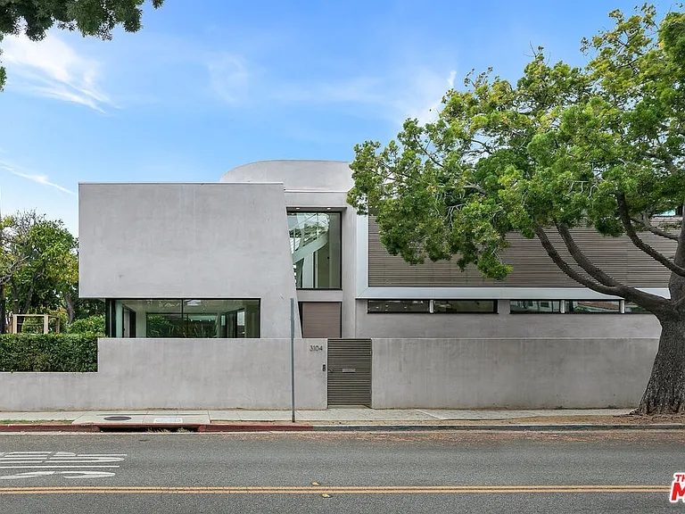 3104 7th St — Photo 2