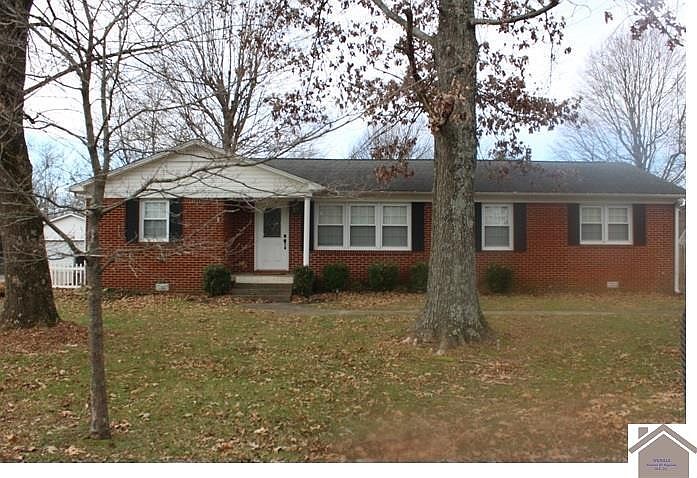 1st image of 121 Fairlane Dr