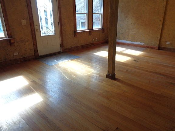 3rd image of 3820 Gunderson Ave