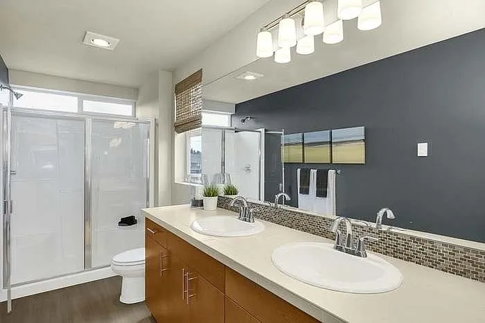 302 Chelan Ave NE — Photo 6