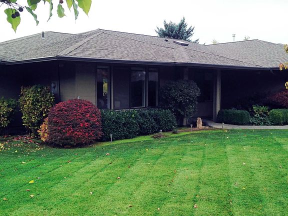 Front view - manicured lawn