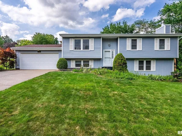 2904 E 39th St, Davenport, IA 52807