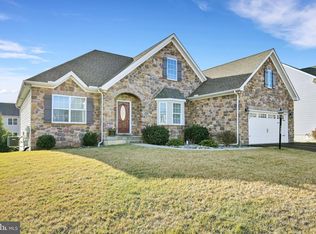 641 Warminster Ln, Lititz, PA 17543