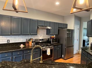42977 Astell St, Chantilly, VA 20152