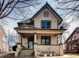 136 S Prospect St, Rockford, IL 61104