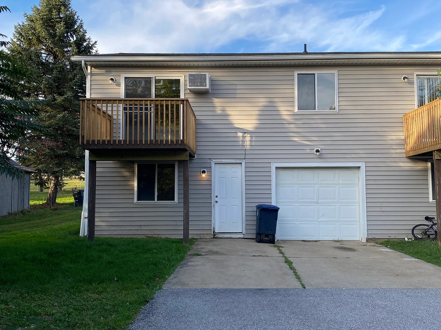 3 bed, 1440 sqft, $1,295 — Photo 1