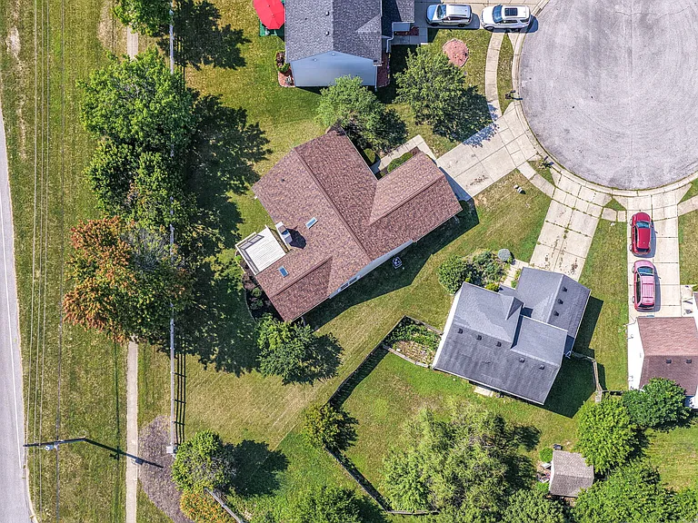 3933 Bergamot Ct — Photo 30