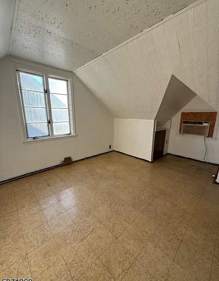 204 Columbia Ave — Photo 25