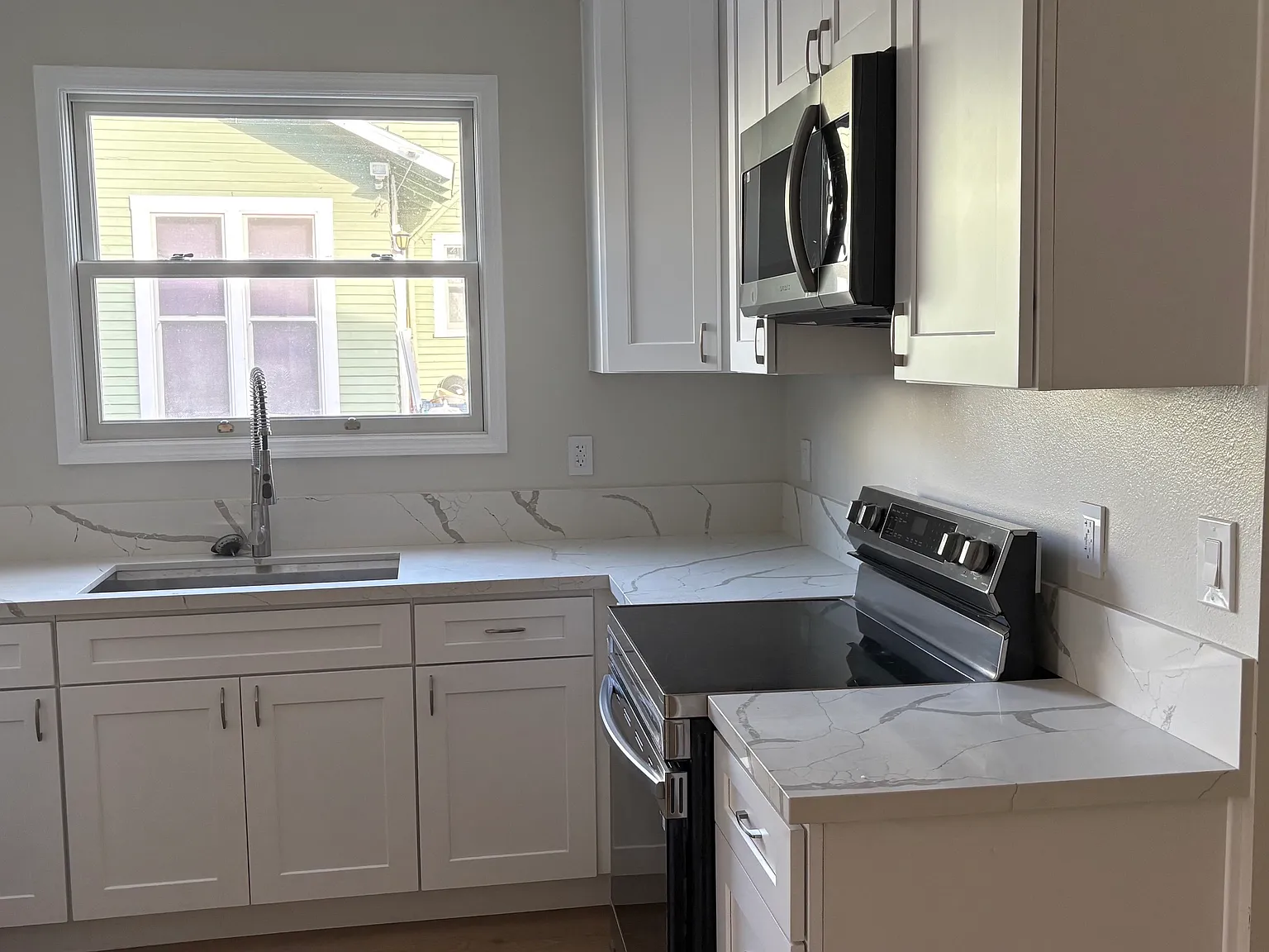 1 bed, 900 sqft, $2,150 — Photo 2